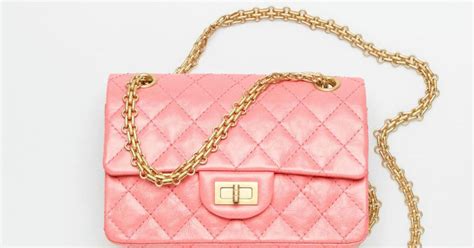 augmentation prix sac chanel|Chanel justifie les fortes hausses de prix de ses sacs iconiques.